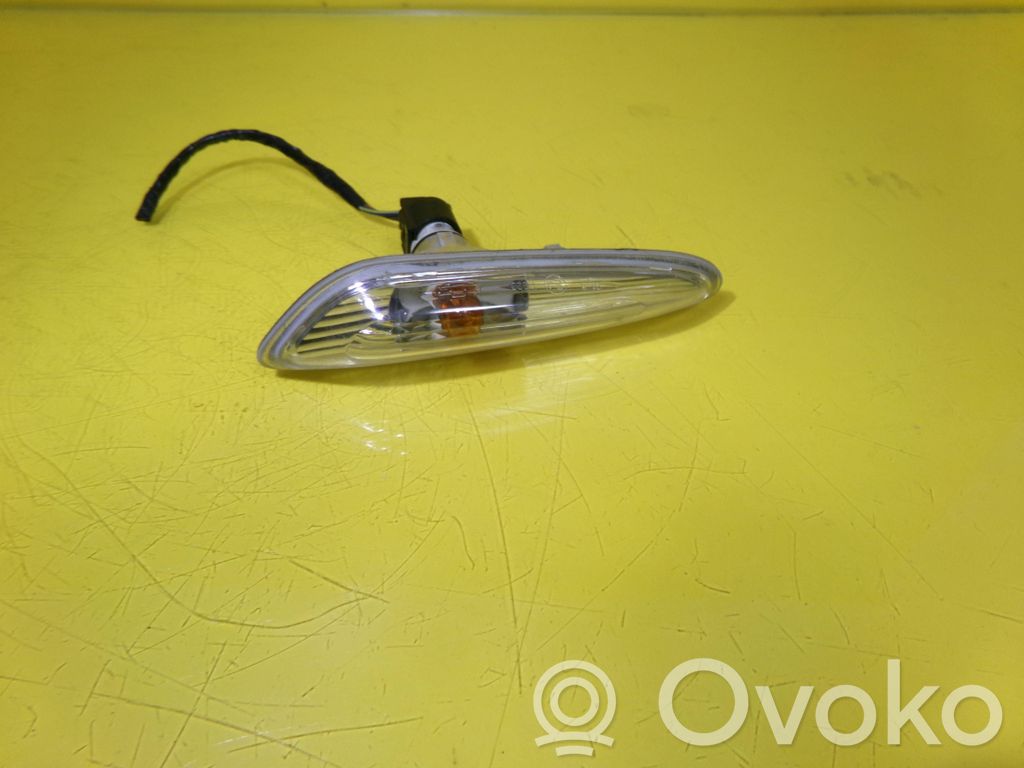 BMW 3 E46 Front fender indicator light 