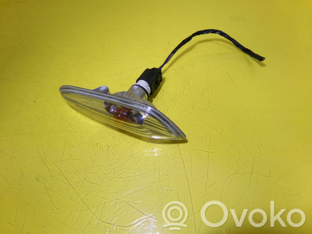 Front fender indicator light   4166R