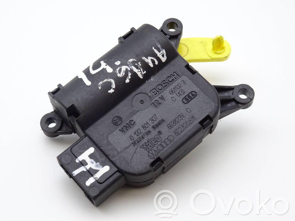Audi A4 S4 B6 8E 8H Silniczek nagrzewnicy 