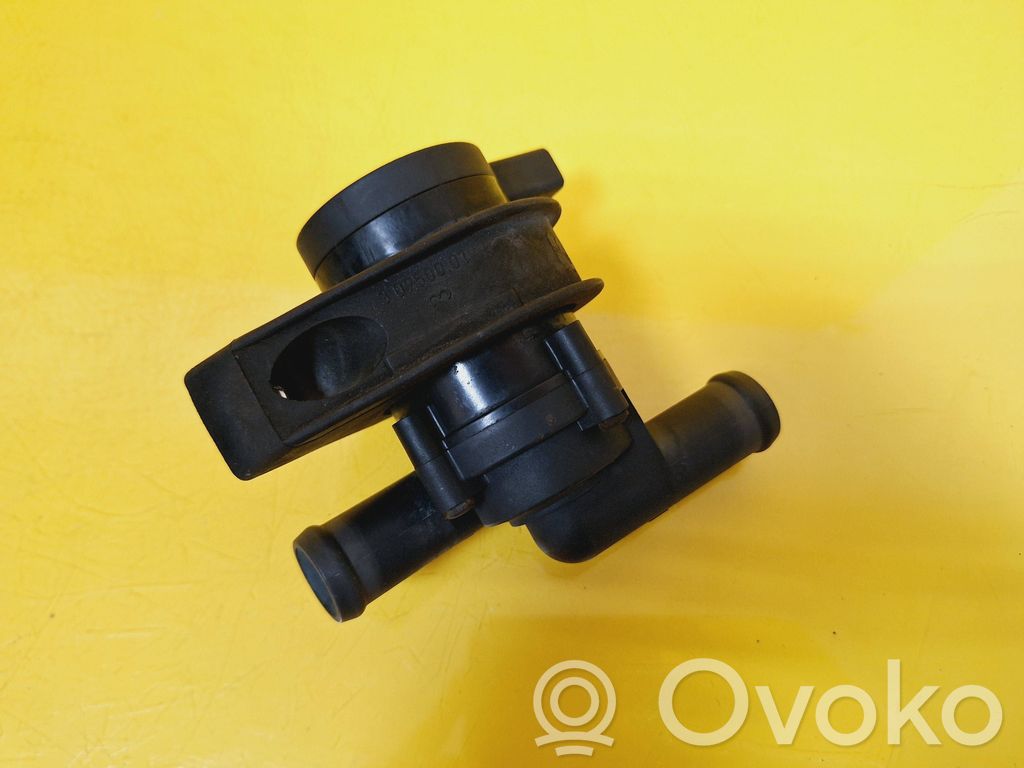Audi A4 S4 B5 8D Pompă electrică auxiliară lichid de răcire/apă 