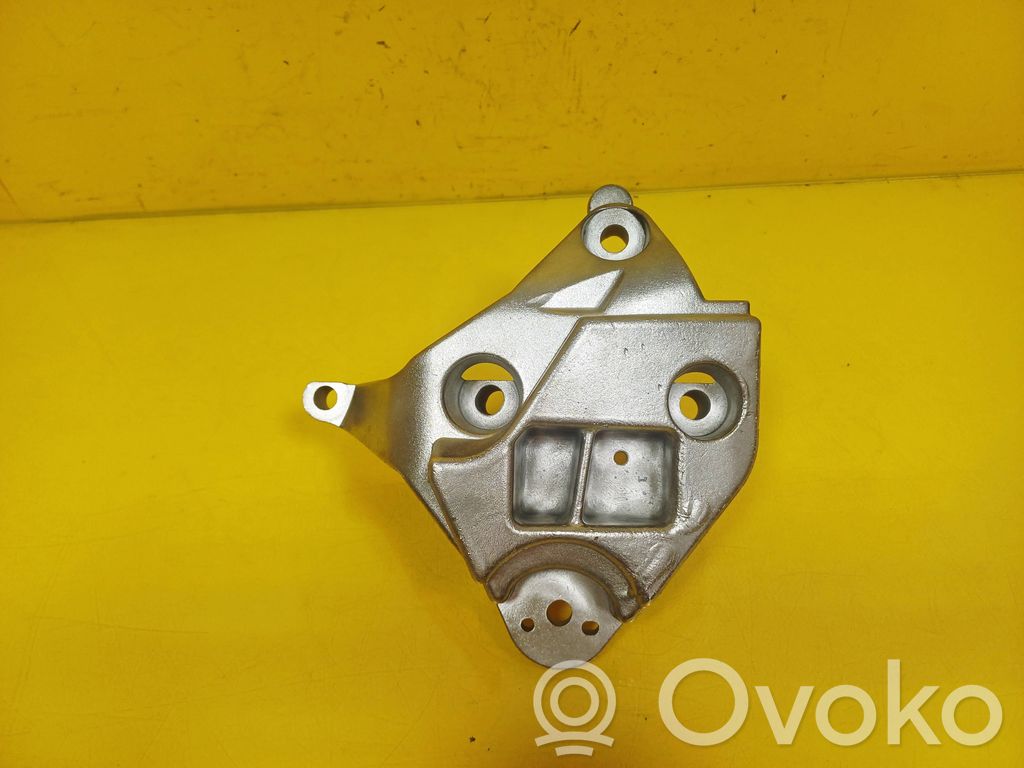 Renault Clio II Engine mounting bracket 
