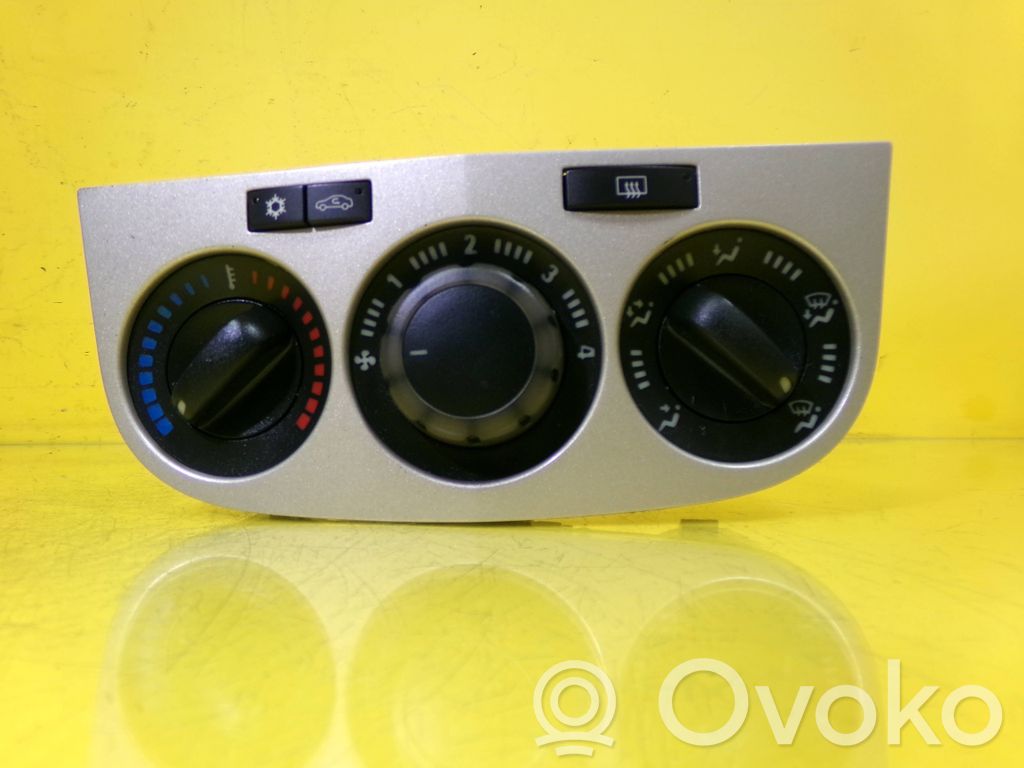 Opel Corsa D Climate control unit 