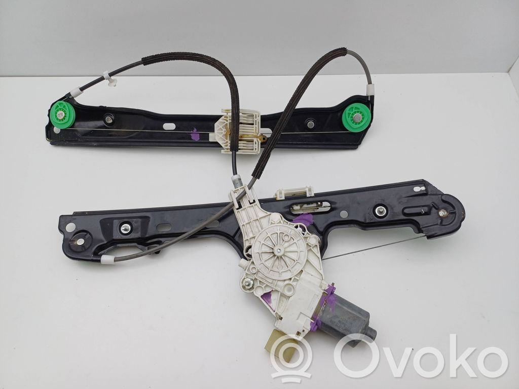 BMW 1 E81 E87 Front door window regulator with motor 
