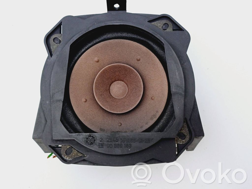 Opel Corsa B Skaļrunis (-i) priekšējās durvīs 