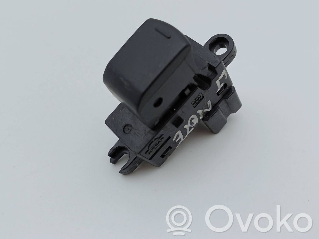 Interrupteur commade lève-vitre   25411ED00A