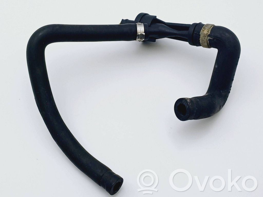 Audi A4 S4 B5 8D Conductă/furtun vacuum 