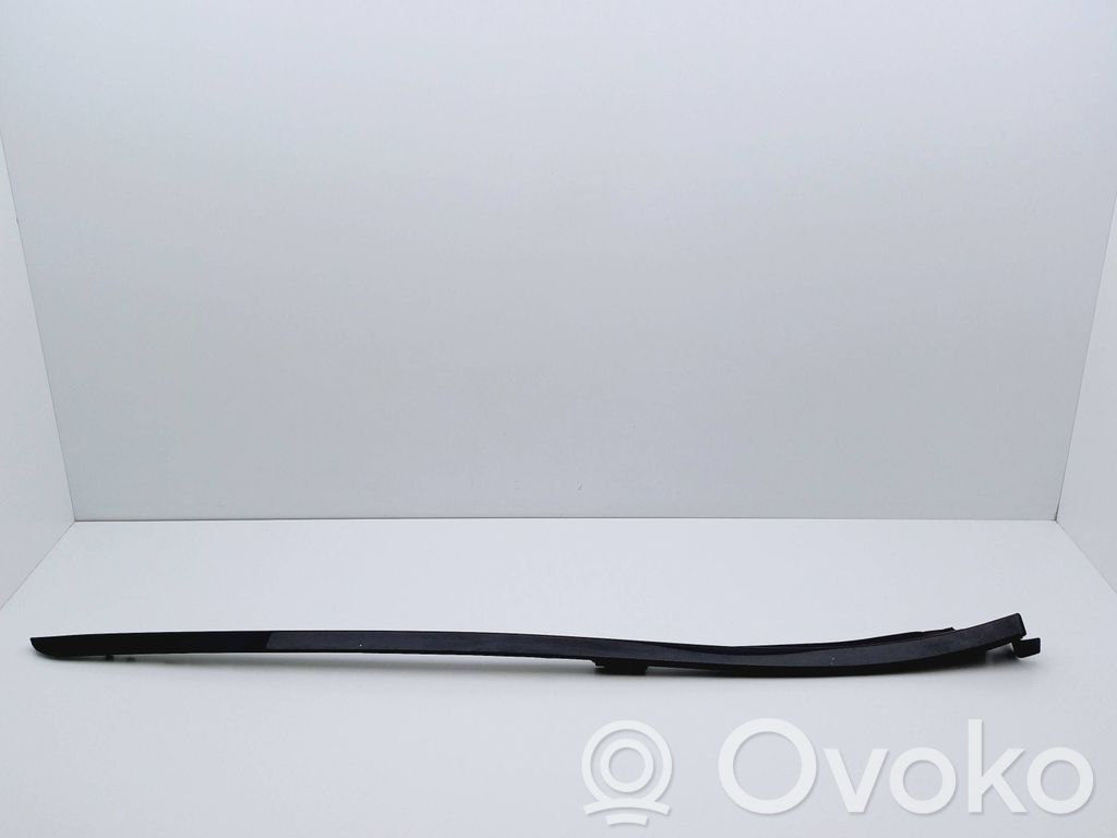 Windshield trim   8200012940