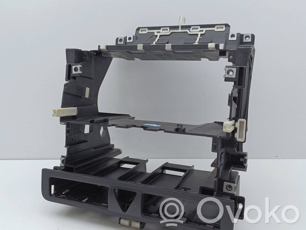 Audi A3 S3 8P Verkleidung Radio / Navigation