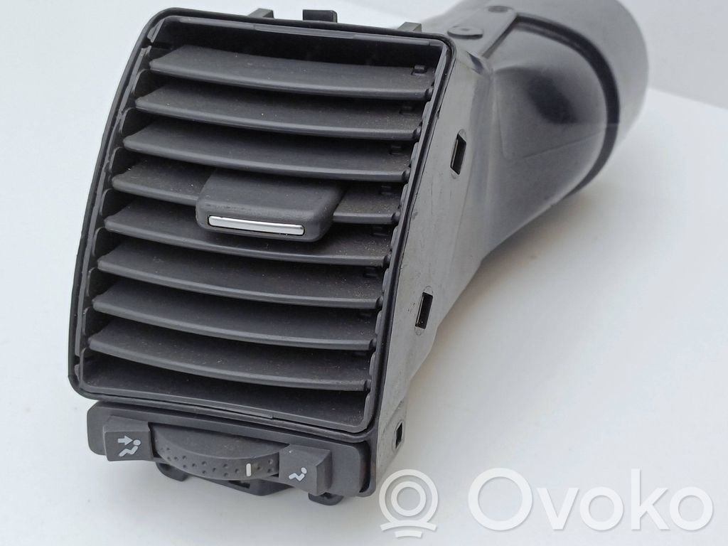 Renault Laguna II Moldura protectora de la rejilla de ventilación lateral del panel