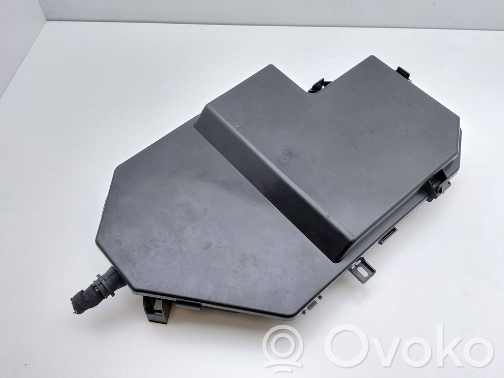 Audi A4 S4 B7 8E 8H Deckel Sicherungskasten 