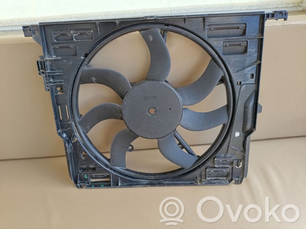 BMW 5 F10 F11 Elektryczny wentylator chłodnicy 
