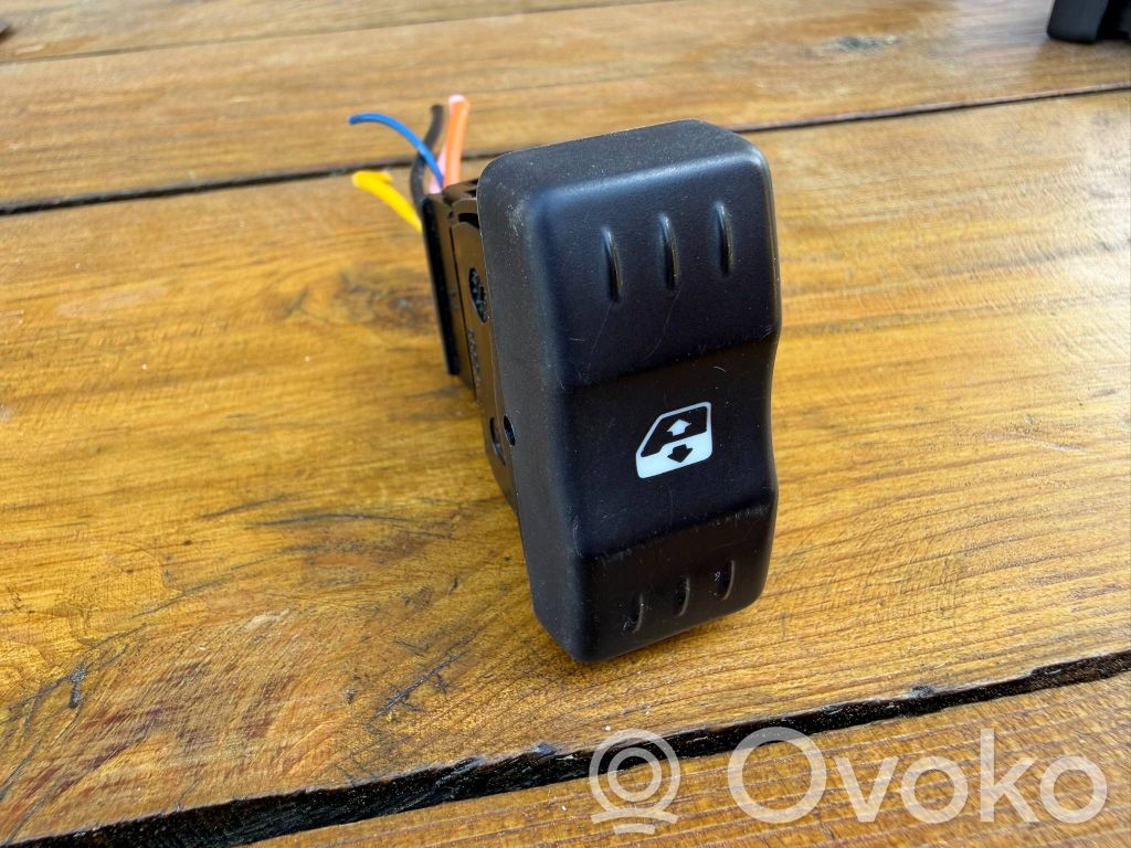 Electric window control switch   6001546816,6001546816,22681