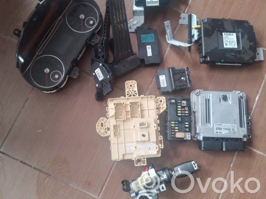 KIA Sorento Engine ECU kit and lock set 