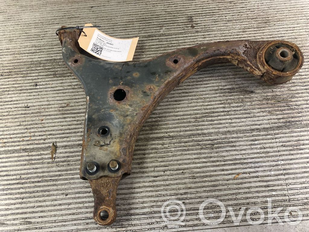 Front lower control arm/wishbone   545002H000