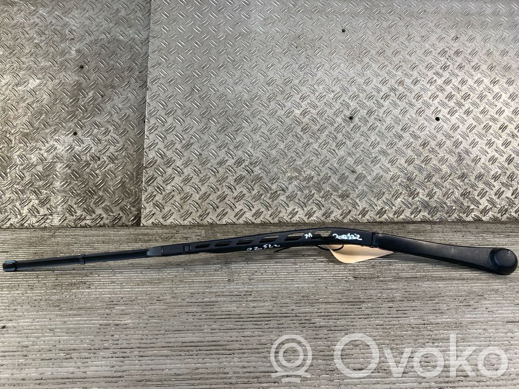 BMW 5 E60 E61 Front wiper blade arm 