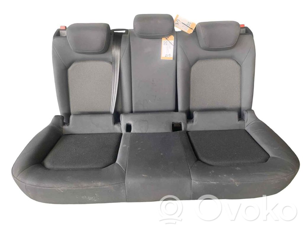 Takaistuin   5Q0885503R