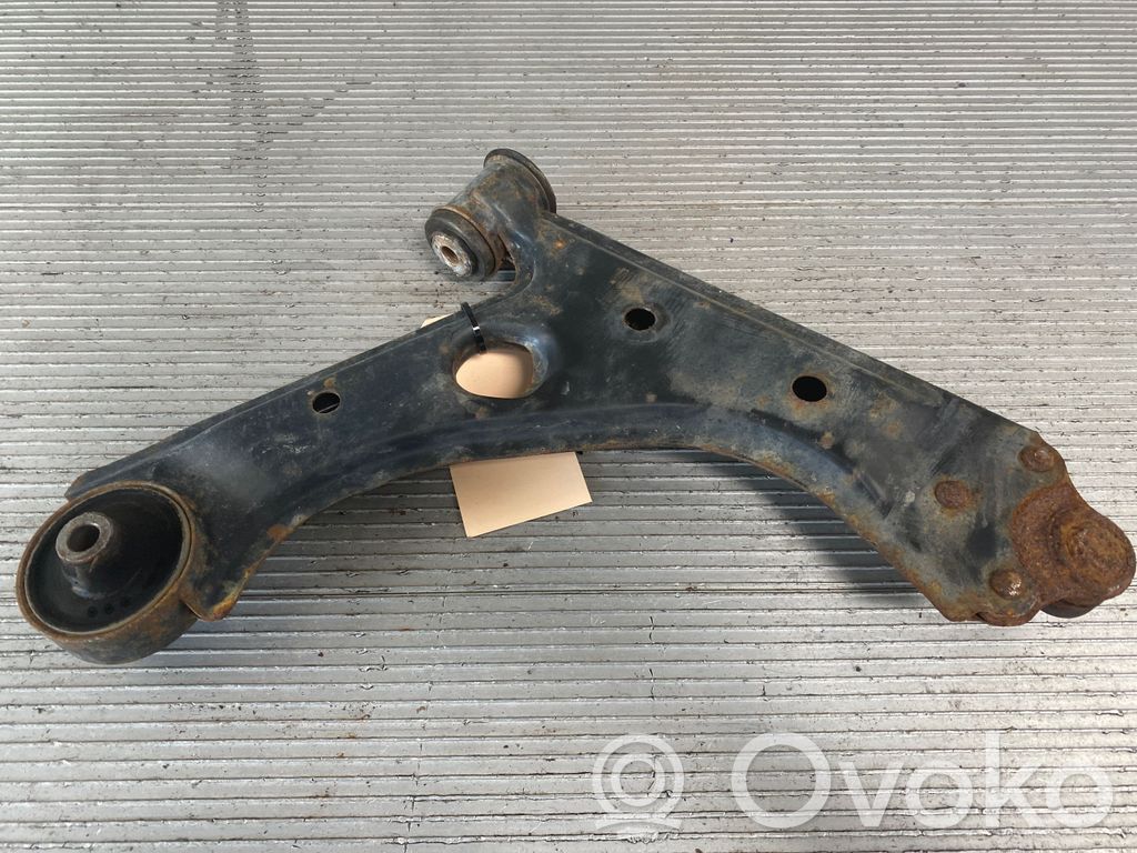 Opel Corsa D Priekinė šakė 