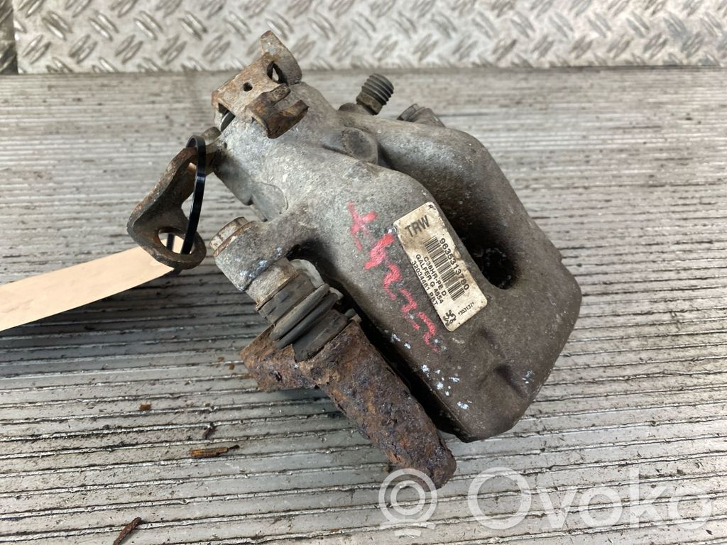 Citroen C4 I Tylny zacisk hamulcowy 