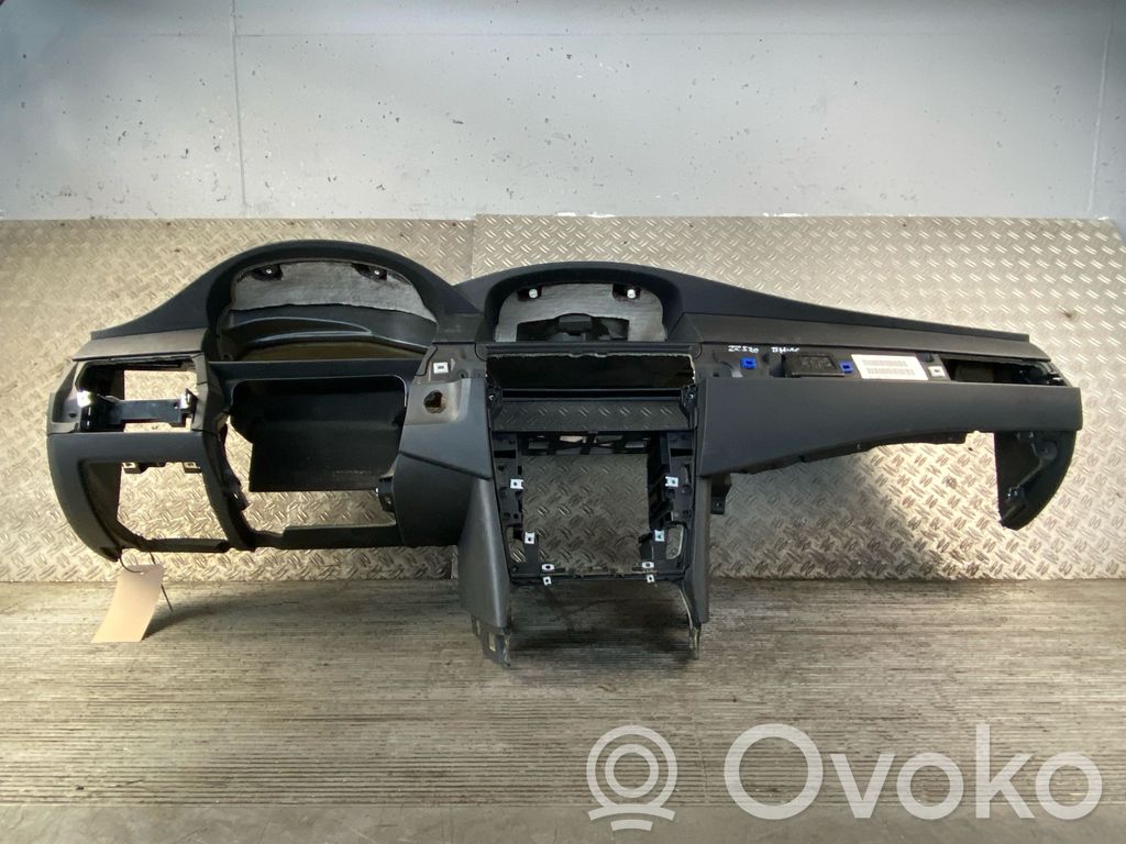 BMW 5 E60 E61 Panelė 