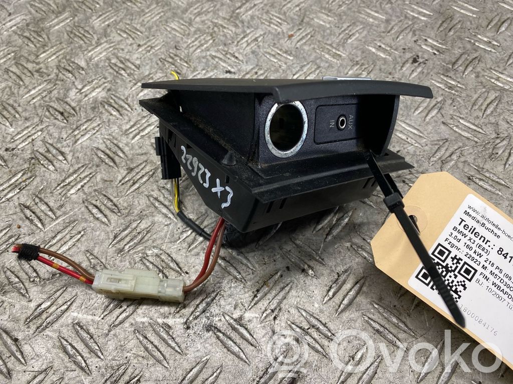 USB socket connector   3414022