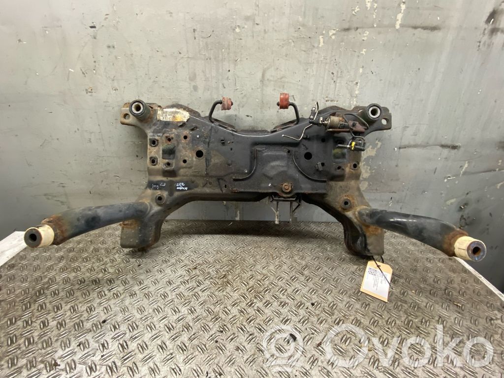 Priekinis traversas   8V415019AE