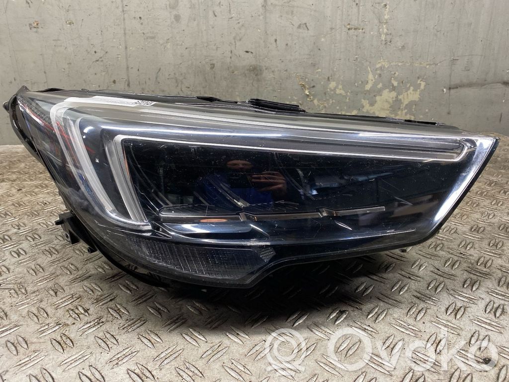 Opel Crossland X Phare frontale 