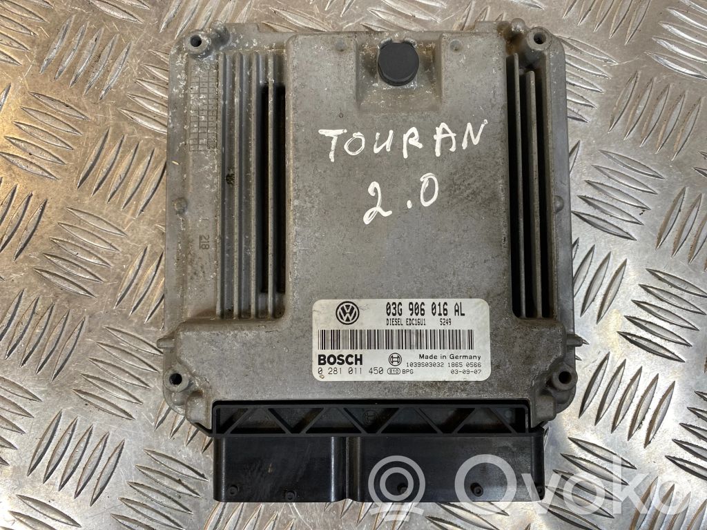 Volkswagen Touran I Engine control unit/module 