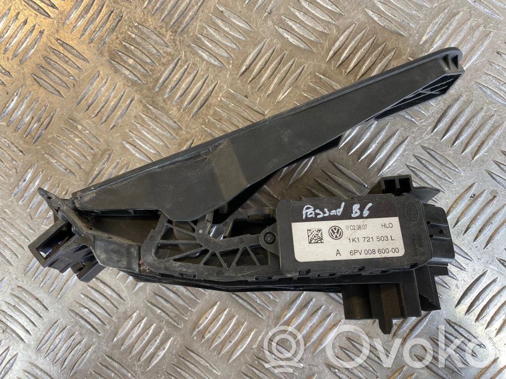 Volkswagen PASSAT B6 Pedał gazu / przyspieszenia 
