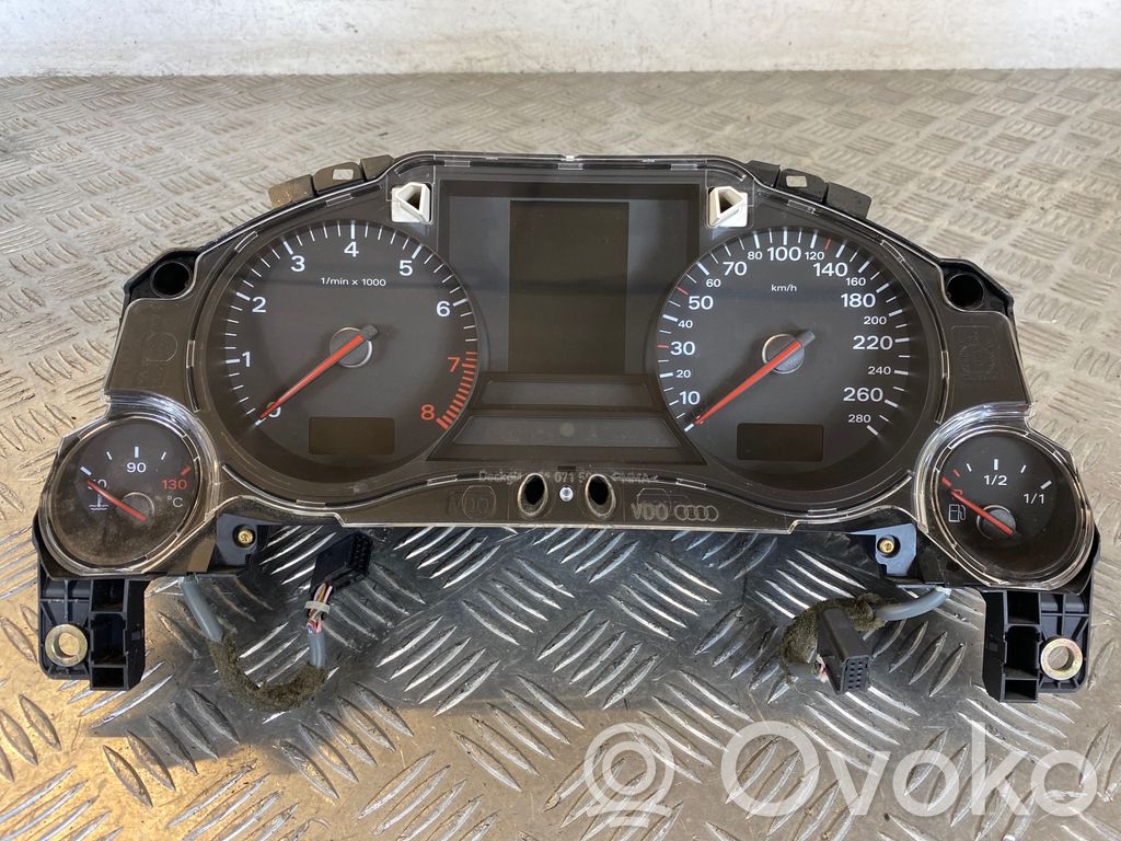 Audi A8 S8 D3 4E Speedometer (instrument cluster) 