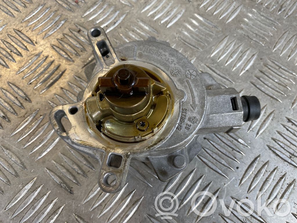 Ford Focus Vacuum pump 