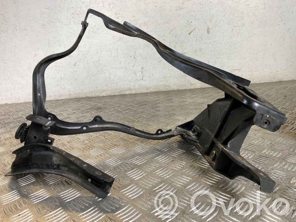 Mercedes-Benz E W212 Ajovalon kannake 