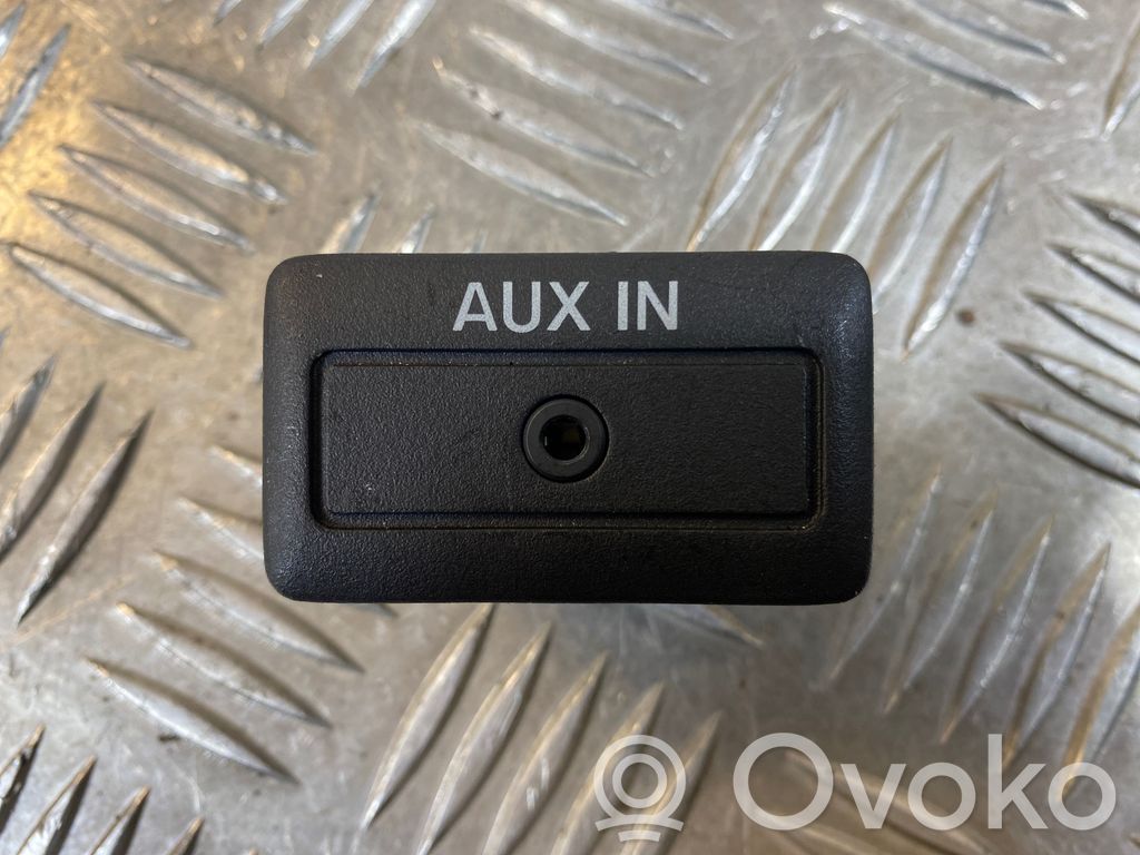 Enchufe conector entrada auxiliar   TD7466DFX,21011A