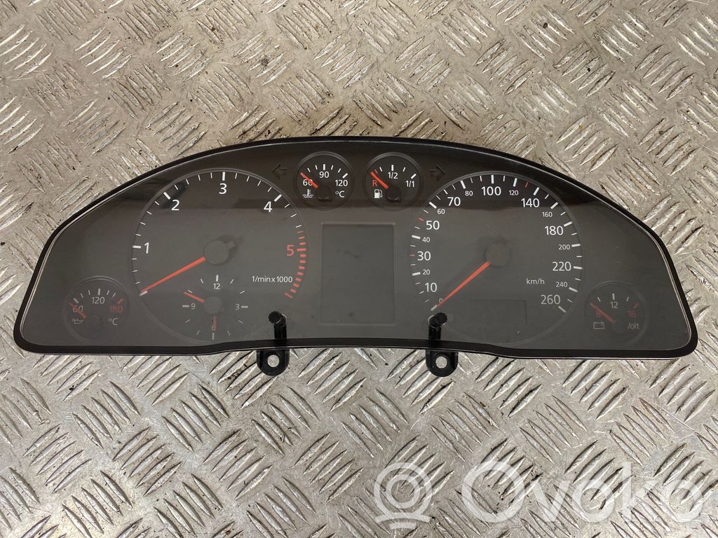Audi A6 S6 C5 4B Nopeusmittari (mittaristo) 