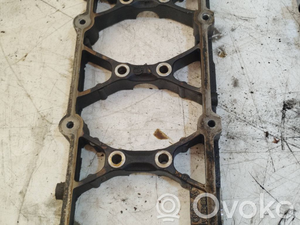 Volkswagen Touran I Engine head 