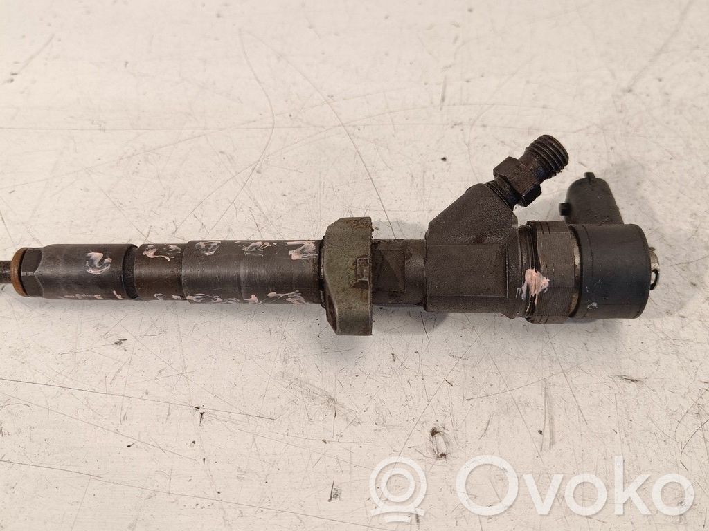 Inyector de combustible   8200010074