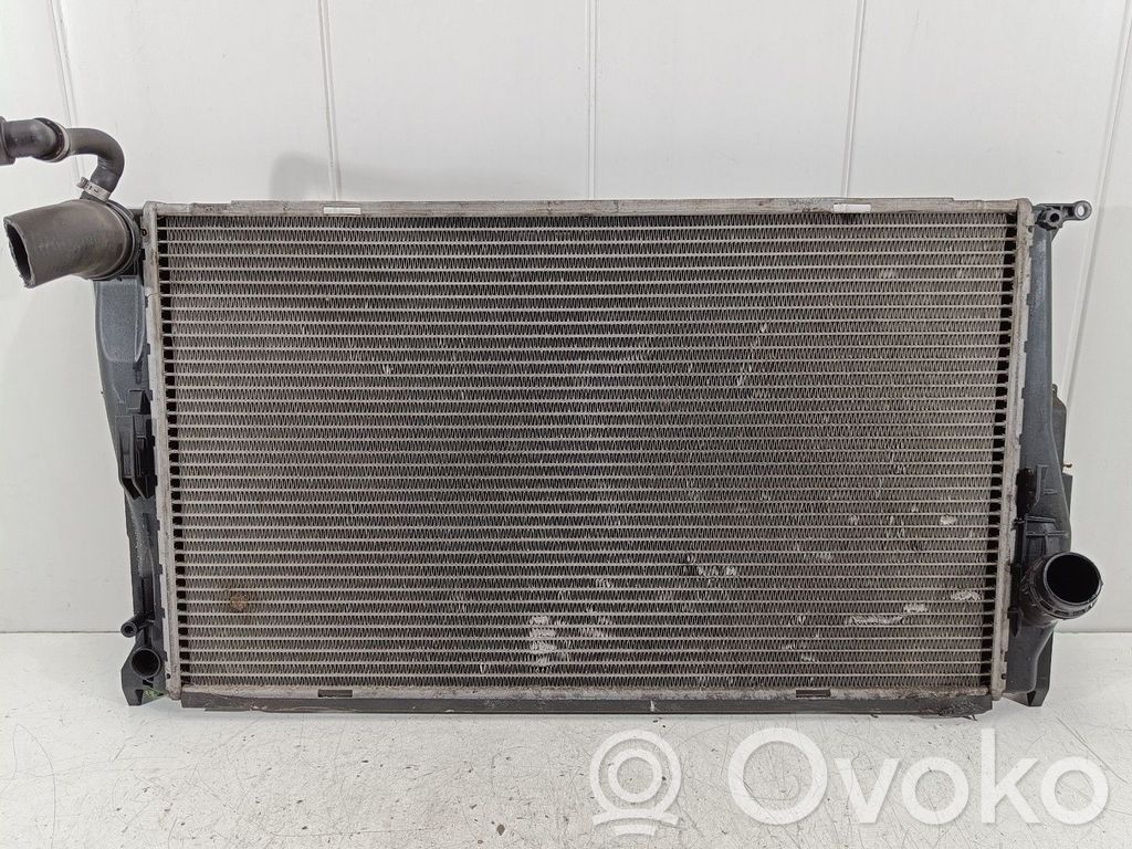 BMW 1 E81 E87 Aušinimo skysčio radiatorius 