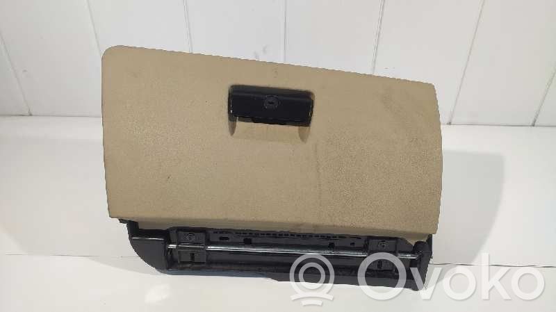 Hansikaslokero   51167120408