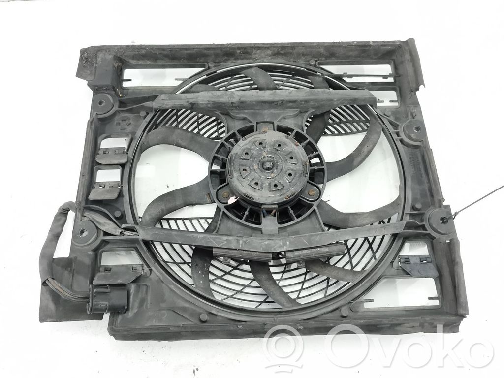 BMW 5 E39 Elektrisks radiatoru ventilators 