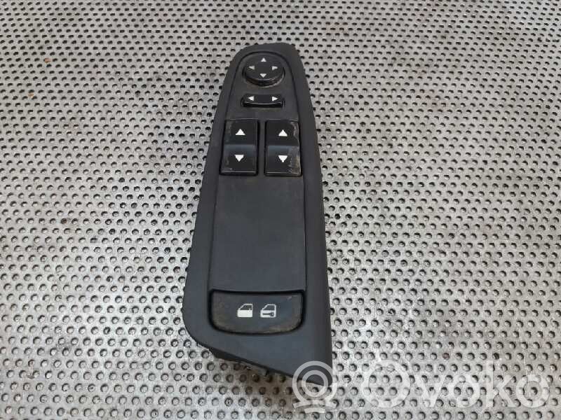 Interruptor del elevalunas eléctrico   B576