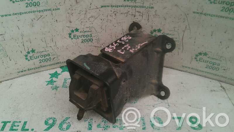 Engine mount bracket