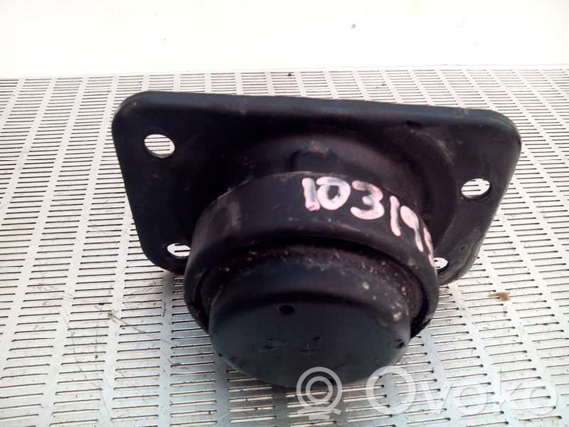 Engine mount bracket