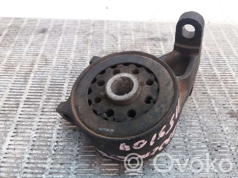 Ford Mondeo MK II Engine mount bracket 