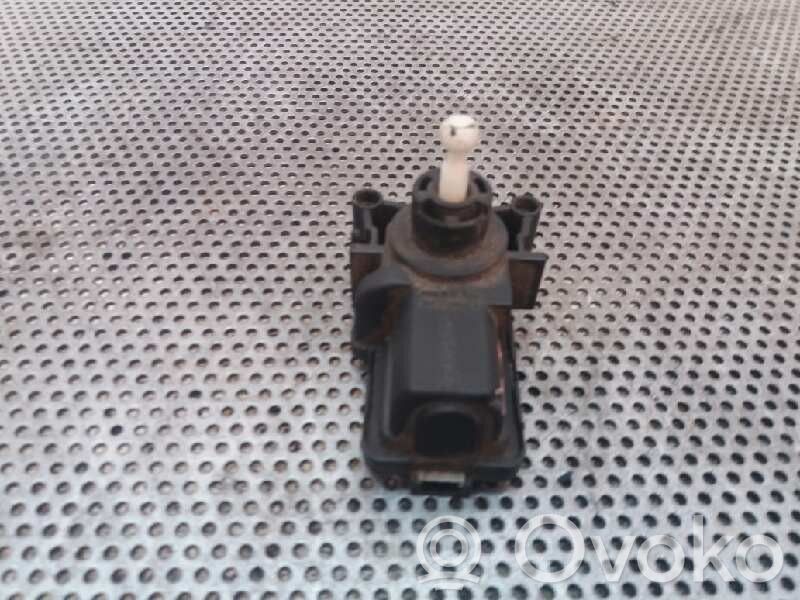 Ford Fiesta Motorino di regolazione assetto fari