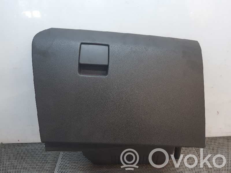 Glove box