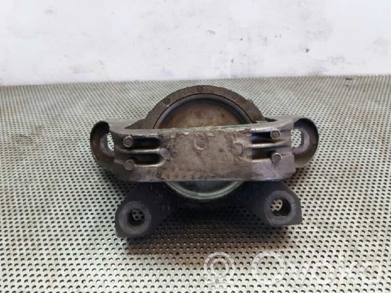 Ford Focus Engine mount bracket 