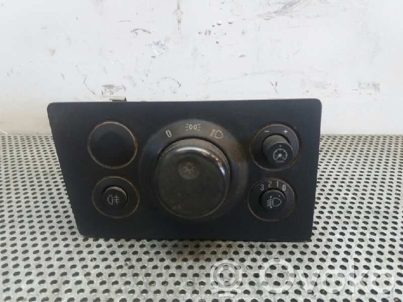 Interruptor de control del panel de luces   04061100