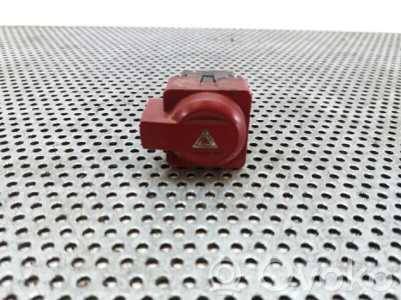 Hazard light switch   96480877KR