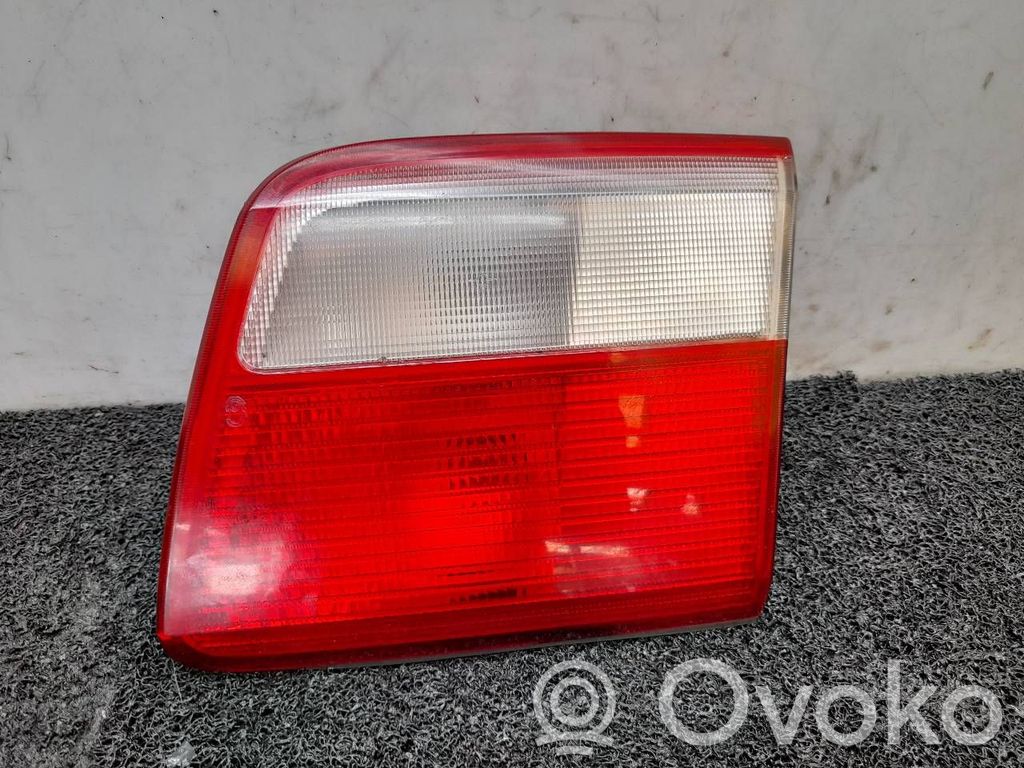 Tailgate rear/tail lights
