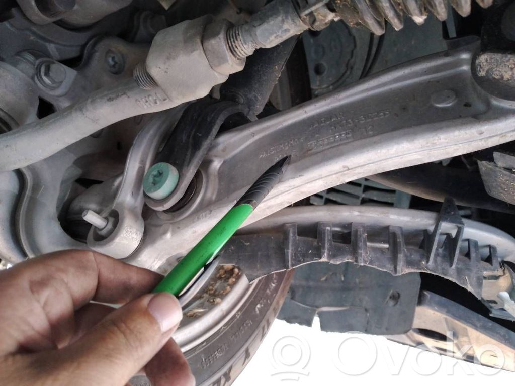 Brazo de suspensión delantero