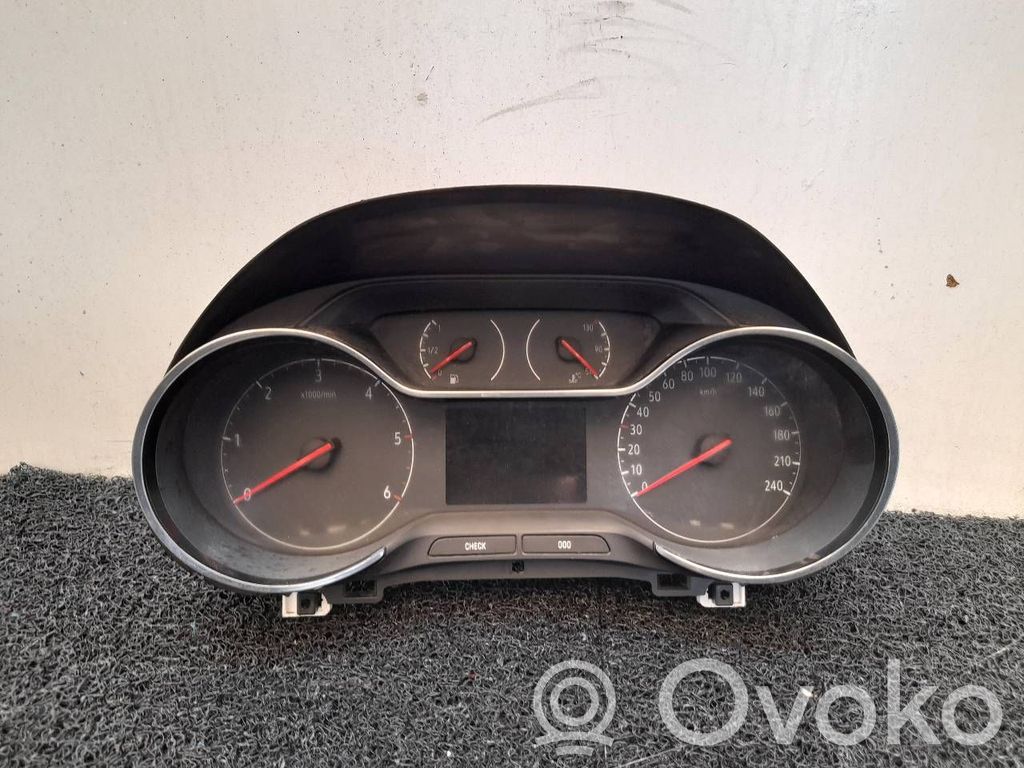 Opel Crossland X Speedometer (instrument cluster) 